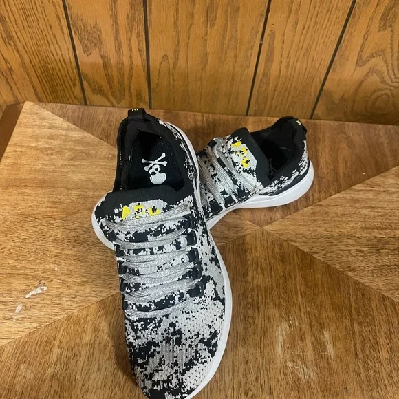 APL"Athletic Propulsion Lab Lululemon Techloom Breeze Camo -Black & White - Picture 7 of 13